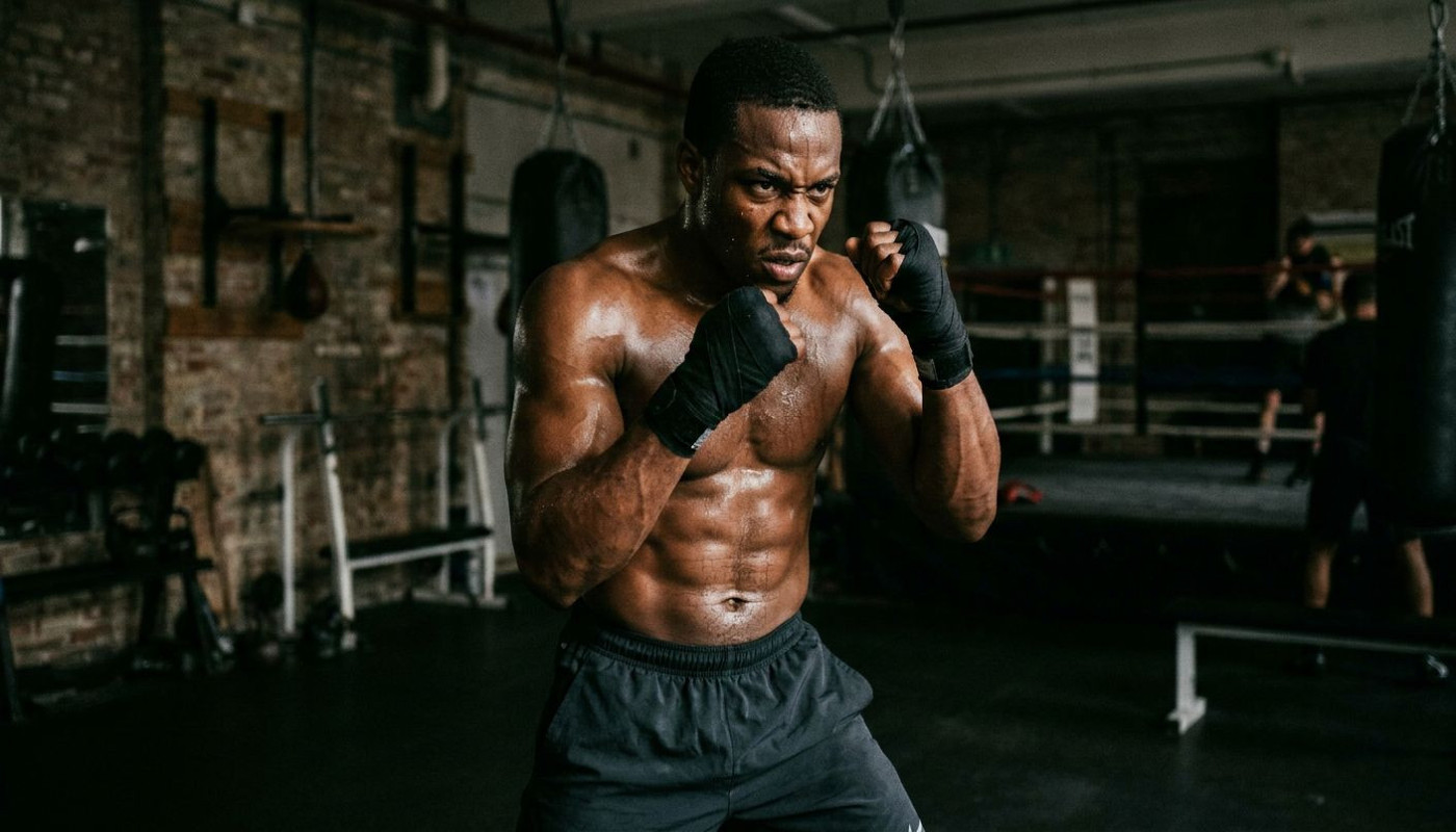 Exploration des impacts psychologiques du combat à nu pour les athlètes